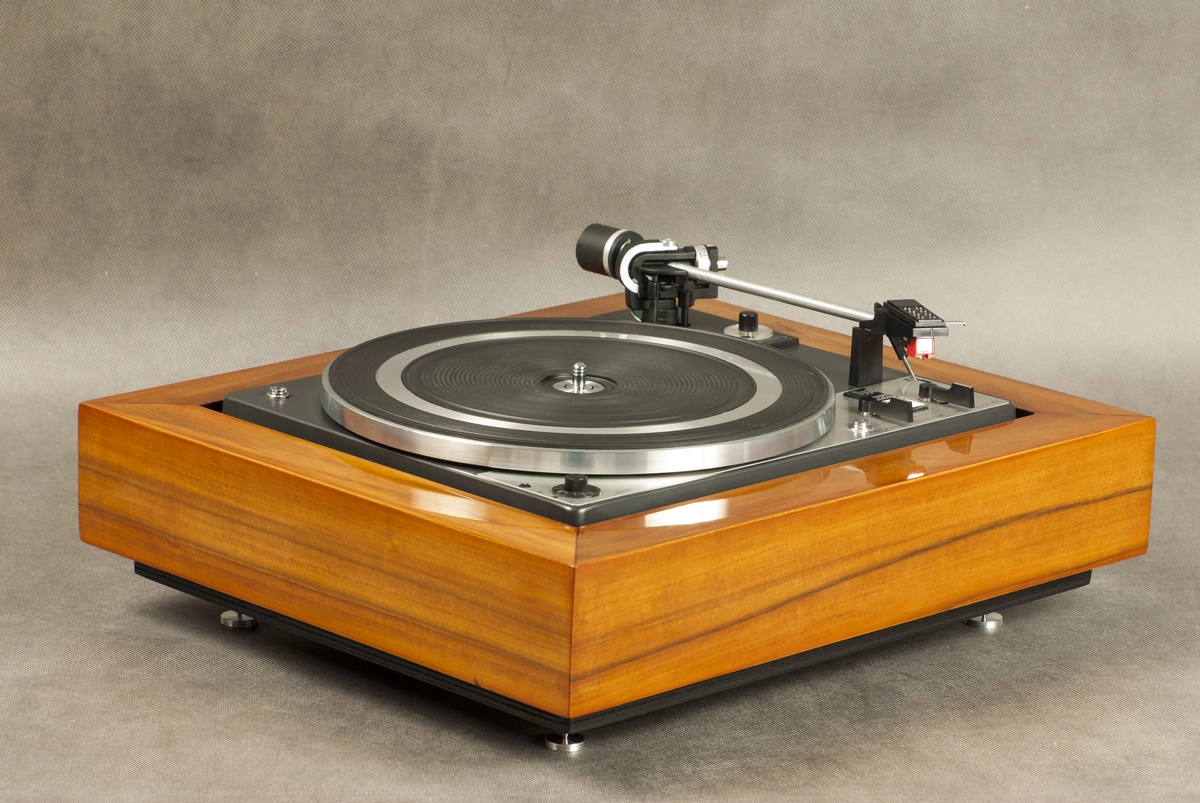 Dual 1228, Indian apple veneer